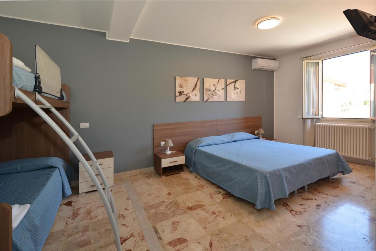 Albergo Della Torre Cernobbio Kültér fotó