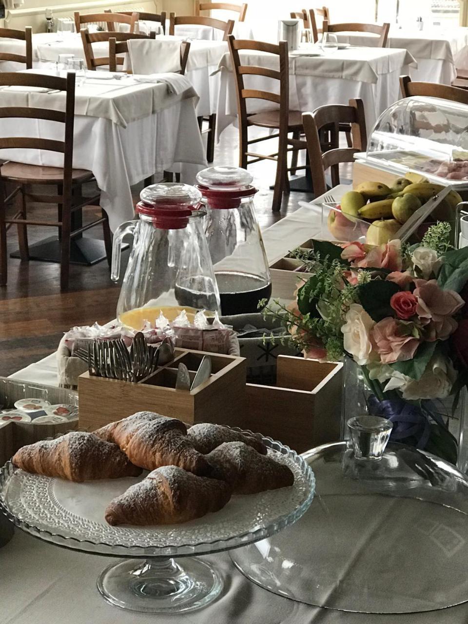 Albergo Della Torre Cernobbio Kültér fotó